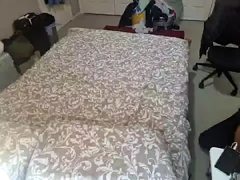 Snapshot of AmGuy23 chatting on 12, 2, 2025 AmGuy23 online show from 12, 2, 2025