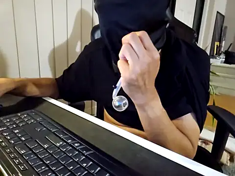 Snapshot of AmGuy23 chatting on 5, 3, 2025 AmGuy23 online show from 5, 3, 2025