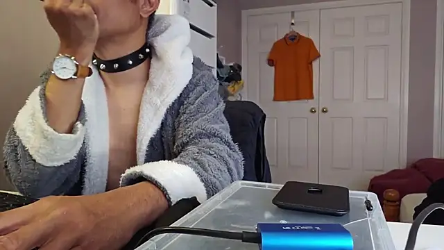 Snapshot of AmGuy23 chatting on 18, 11, 2025 AmGuy23 online show from 18, 11, 2025