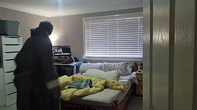 Snapshot of AmGuy23 chatting on 4, 12, 2025 AmGuy23 online show from 4, 12, 2025