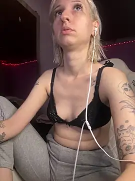 bunnydark00 online show from 17, 4, 2026