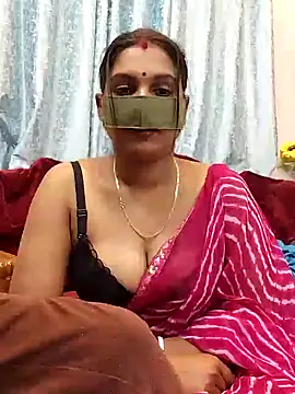 Snapshot of Queen_Dolly chatting on 6, 1, 2025 Queen Dolly online show from 6, 1, 2025