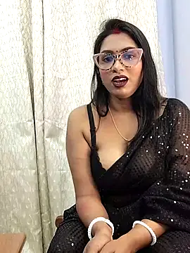 Snapshot of Queen_Dolly chatting on 7, 10, 2025 Queen Dolly online show from 7, 10, 2025