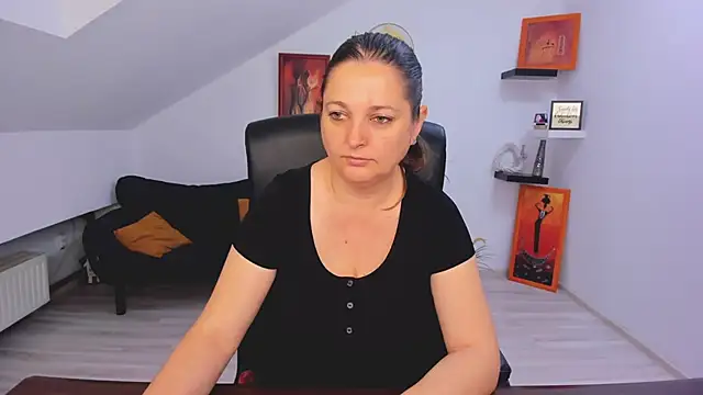 LollaGirl online show from 13, 5, 2026