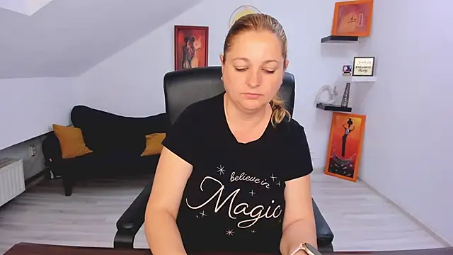 LollaGirl online show from 22, 5, 2026