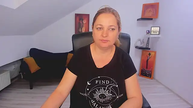 LollaGirl online show from 25, 5, 2026