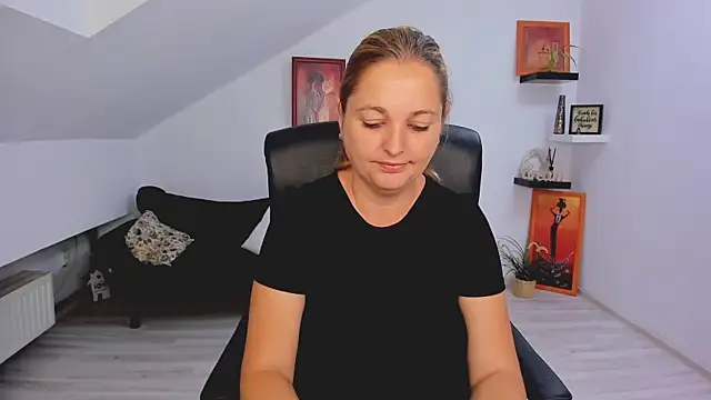 LollaGirl online show from 13, 7, 2026