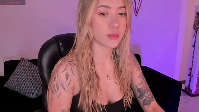 EveBensonX online show from 30, 11, 2025