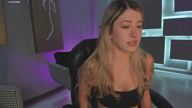 EveBensonX online show from 15, 12, 2025