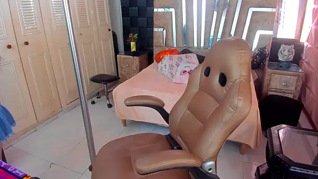 cute sassy online show from 21, 10, 2025