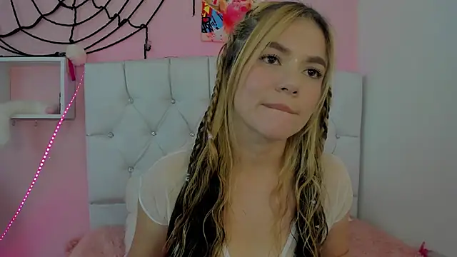 18candys online show from 18, 10, 2025