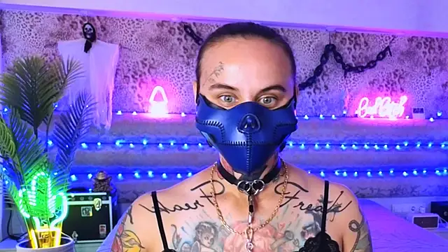 Cool Freak  online show from 13, 9, 2025