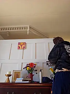 mossy kiss online show from 6, 12, 2024