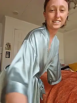 mossy kiss online show from 20, 3, 2025