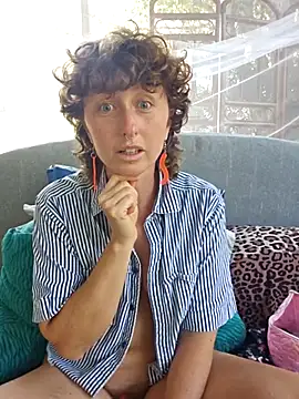 mossy kiss online show from 18, 9, 2025