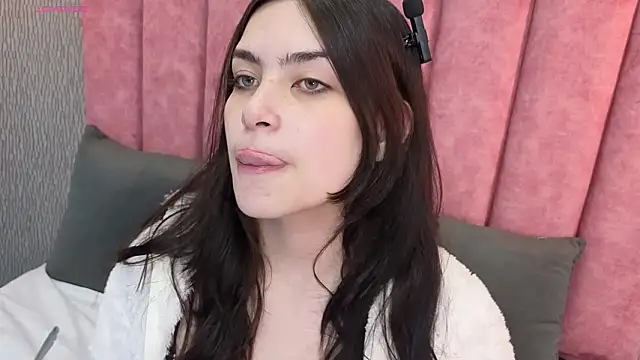 Alexa Thaylor  online show from 5, 3, 2026