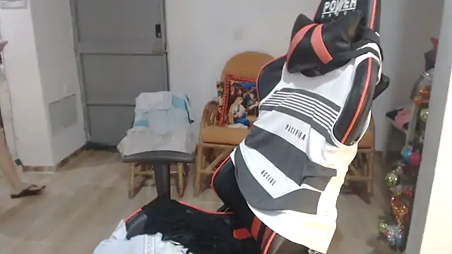 Valentina lara01 online show from 11, 12, 2024