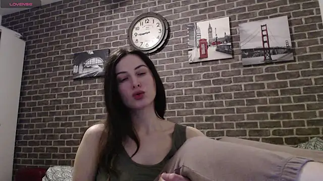  Hot Lady  online show from 7, 2, 2025