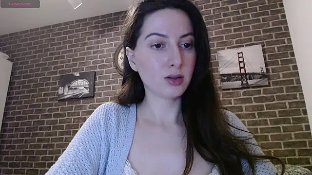  Hot Lady  online show from 9, 3, 2025