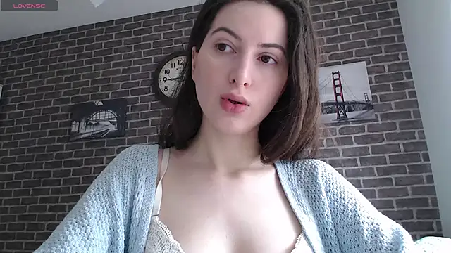  Hot Lady  online show from 10, 3, 2025