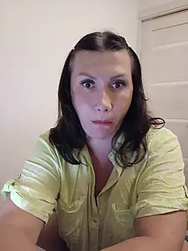 Snapshot of ROXOLANAA_SEXY chatting on 9, 6, 2026 ROXOLANAA SEXY online show from 9, 6, 2026
