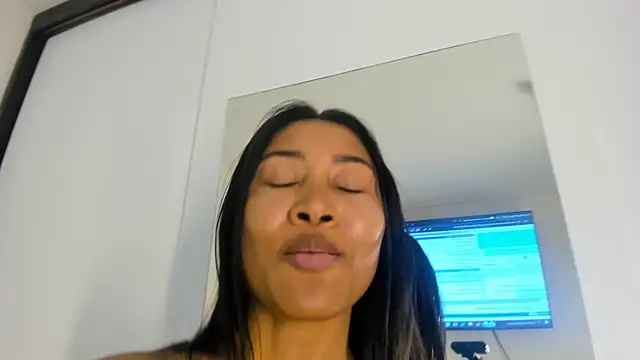 rachel evansxx online show from 2, 2, 2025