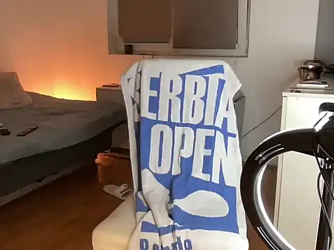 Snapshot of alejandrobg@xh chatting on 21, 10, 2025 alejandrobgxh online show from 21, 10, 2025