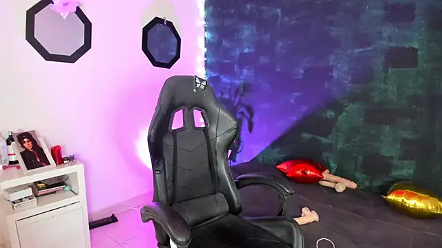 Snapshot of BellaFlaming chatting on 20, 1, 2025 BellaFlaming online show from 20, 1, 2025