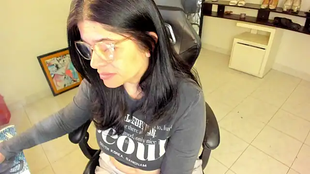 BellaFlaming online show from 30, 4, 2026