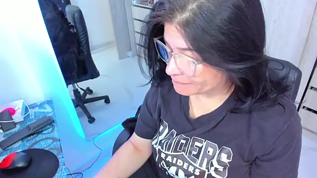 BellaFlaming online show from 24, 6, 2026