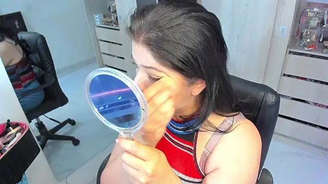 BellaFlaming online show from 26, 6, 2026
