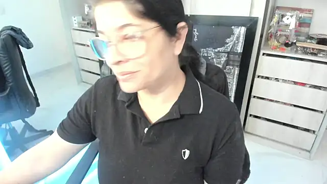 BellaFlaming online show from 28, 7, 2026
