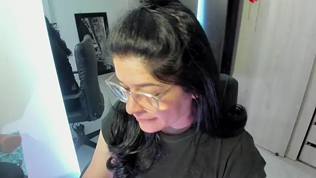 BellaFlaming online show from 3, 8, 2026
