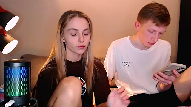 juliaanddima online show from 23, 11, 2025