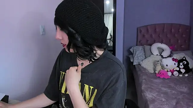 Snapshot of Room312_ chatting on 1, 2, 2025 Room312 online show from 1, 2, 2025