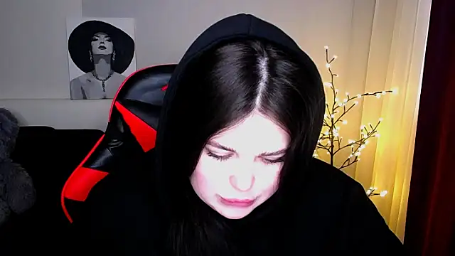 Emily Mo online show from 20, 2, 2025