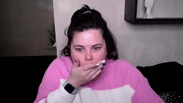 Emily Mo online show from 12, 10, 2025