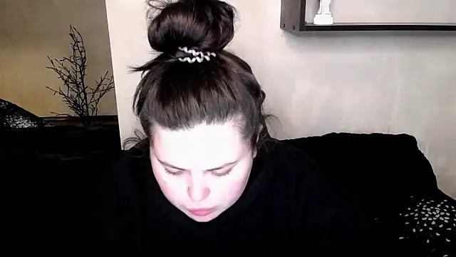 Emily Mo online show from 10, 11, 2025