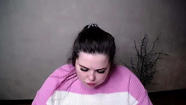 Emily Mo online show from 19, 11, 2025