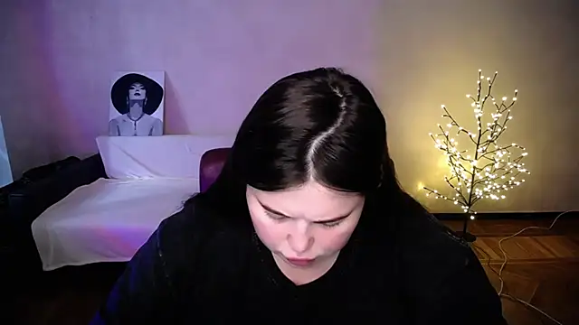 Emily Mo online show from 26, 6, 2026