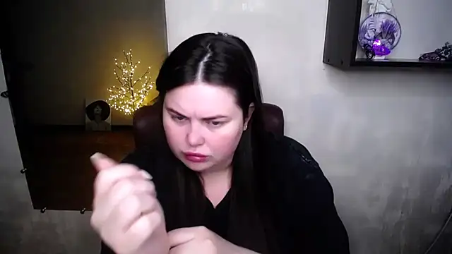 Emily Mo online show from 27, 6, 2026