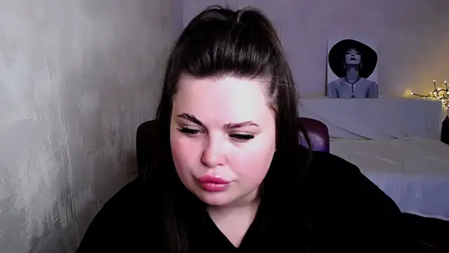 Emily Mo online show from 5, 8, 2026