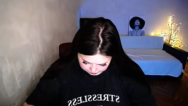 Emily Mo online show from 8, 8, 2026