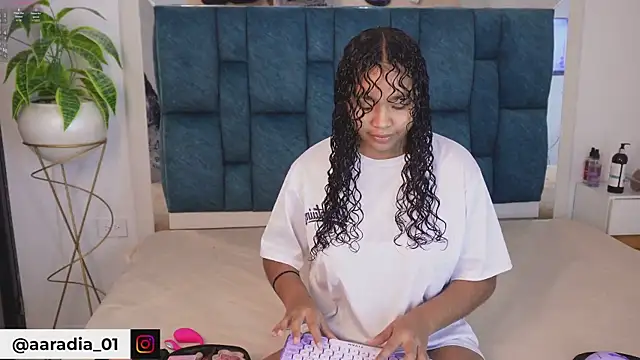 Anais aradia online show from 21, 3, 2026