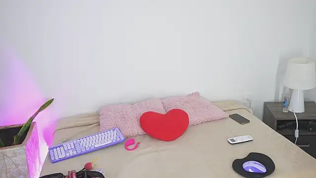 Anais aradia online show from 31, 7, 2026