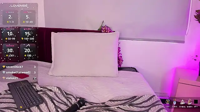 mia thompsonn  online show from 7, 1, 2025