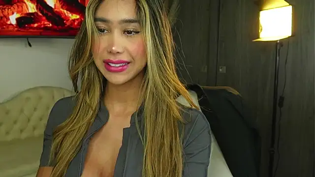 Snapshot of liah_v chatting on 7, 5, 2026 liah v online show from 7, 5, 2026