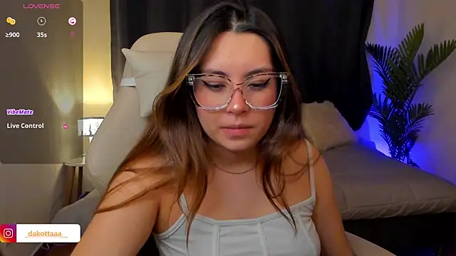 dakottaa  online show from 2, 12, 2025