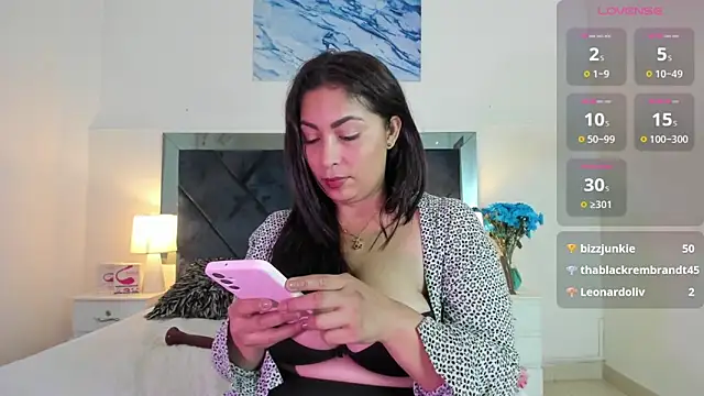 Snapshot of Lauralove_69 chatting on 7, 3, 2025 Lauralove 69 online show from 7, 3, 2025