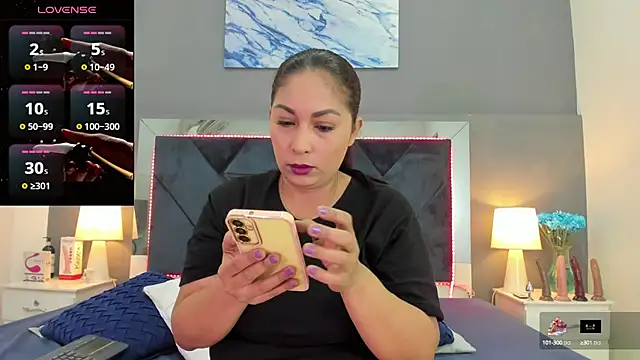 Snapshot of Lauralove_69 chatting on 29, 9, 2025 Lauralove 69 online show from 29, 9, 2025